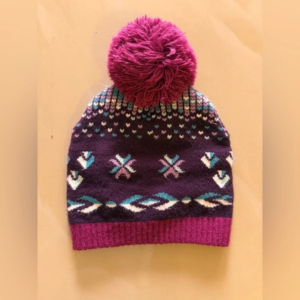 Hot DISNEY Girls Frozen 2 Elsa & Anna Beanie Cap Purple Burgundy Snowflake Pom